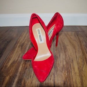 Steve Madden: Red Pointed Heels